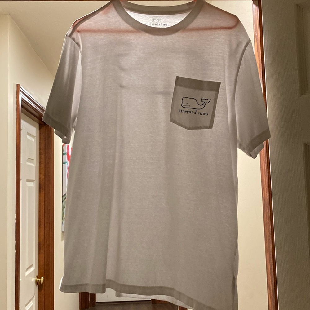 Vineyard Vines, size medium T-shirt